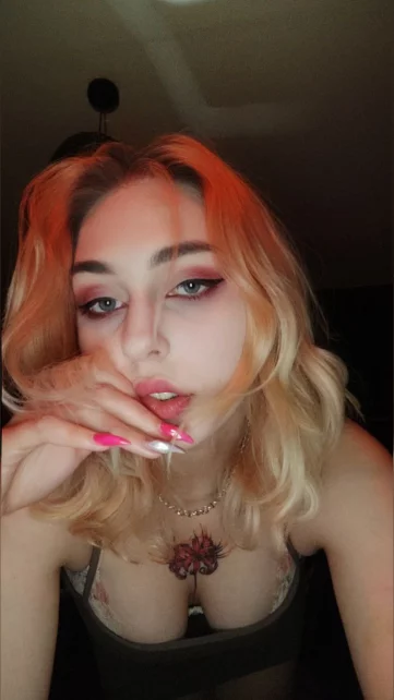 Photo of model @sweeetyelyzabeth