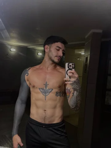 Photo of model @tattooboy98