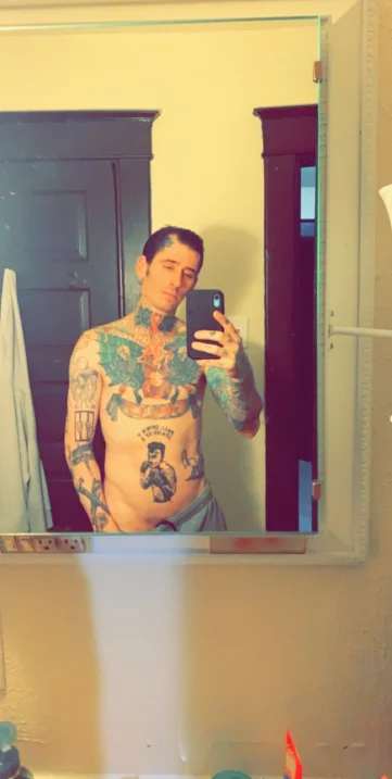 Photo of model @tattooedcarpenterbottom