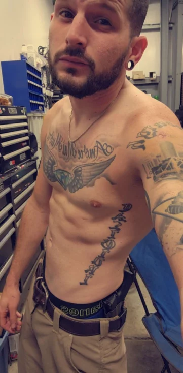 Photo of model @tattooedmechanic9