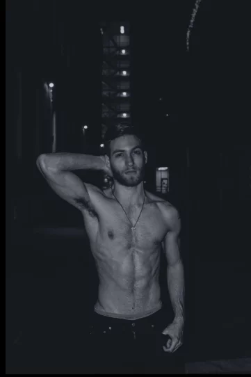 Photo of model @theduckgoesnude