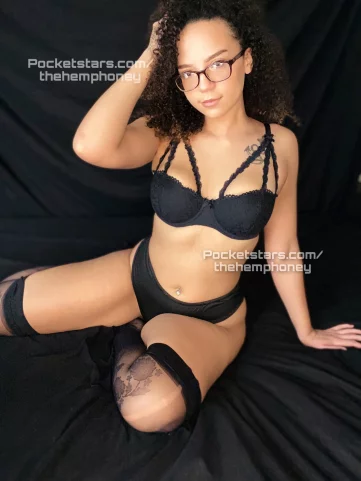 Photo of model @thehemphoney