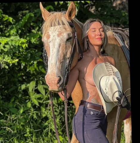 Photo of model @themoderndaycowgirl