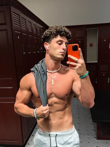 Photo of model @therealgymshark