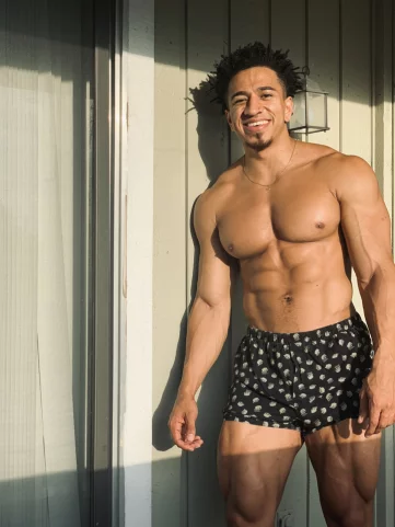 Photo of model @theshawnraymond