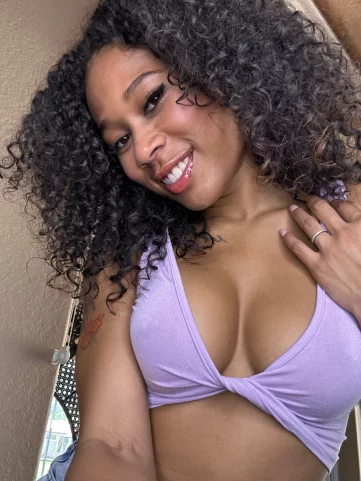 Photo of model @theskylasun