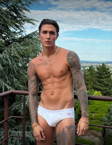 Photo of model @thewazgod121