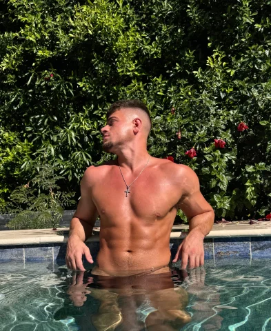 Photo of model @theyoungstud