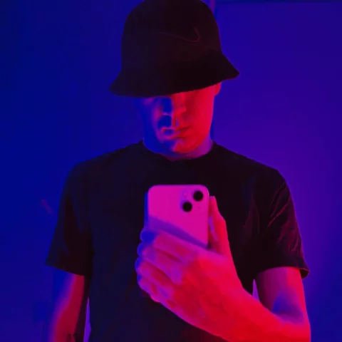 Photo of model @throbbingvibe