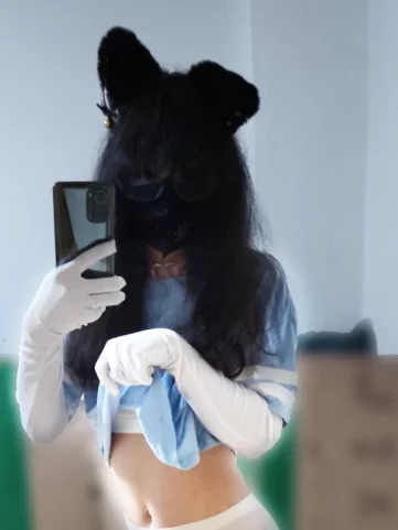 Photo of model @tinysmolfemboy