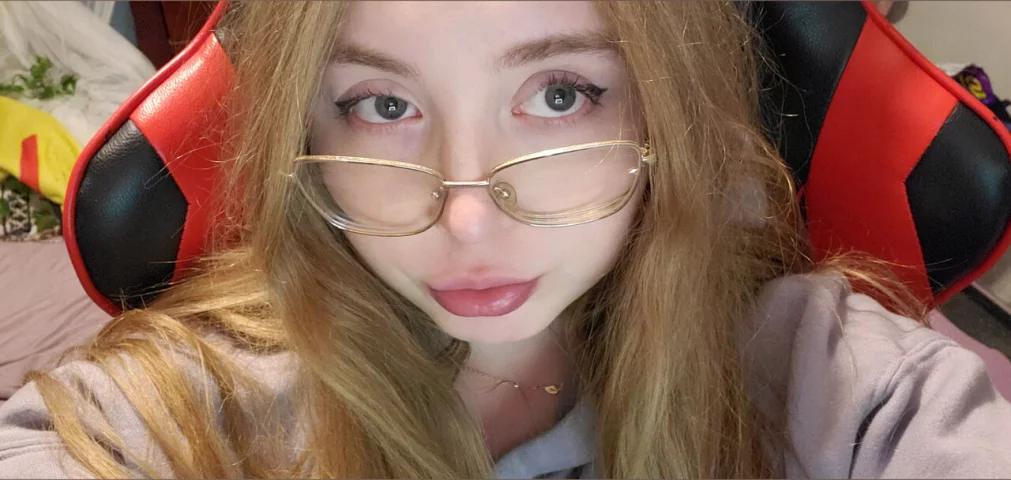 Photo of model @tiredgamergf