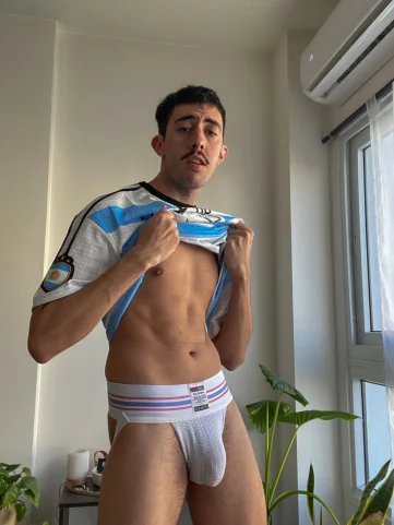 Photo of model @tomiwild