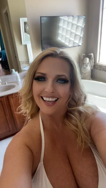 Photo of model @torihartleyxxx