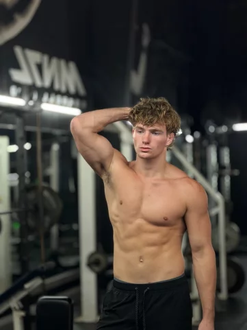 Photo of model @trevhaesthetics