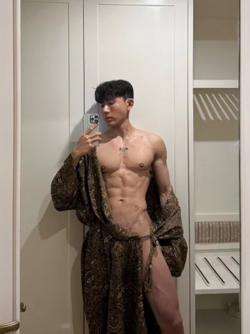 Photo of model @trietrex