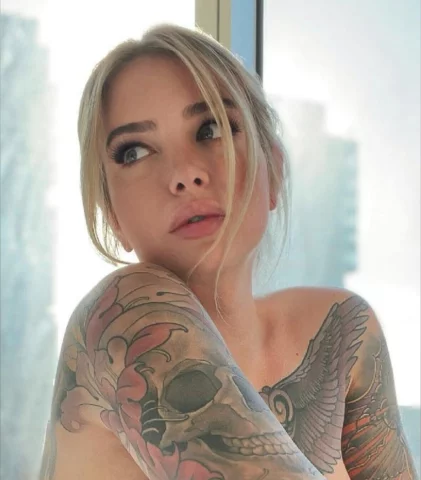 Photo of model @tslilydoll