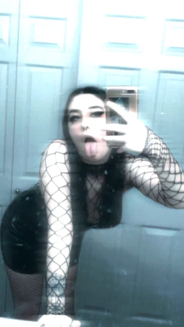 Photo of model @twelvegaugeshawty
