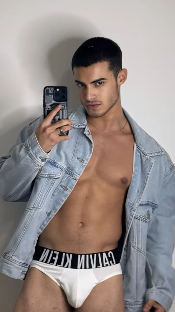 Photo of model @twinkvalen
