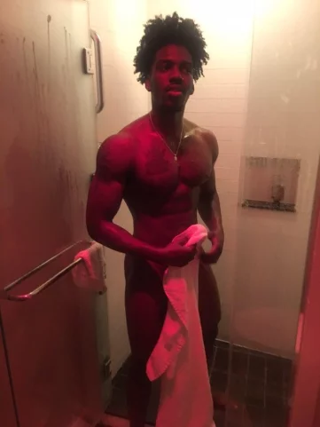 Photo of model @ty_rollandfree
