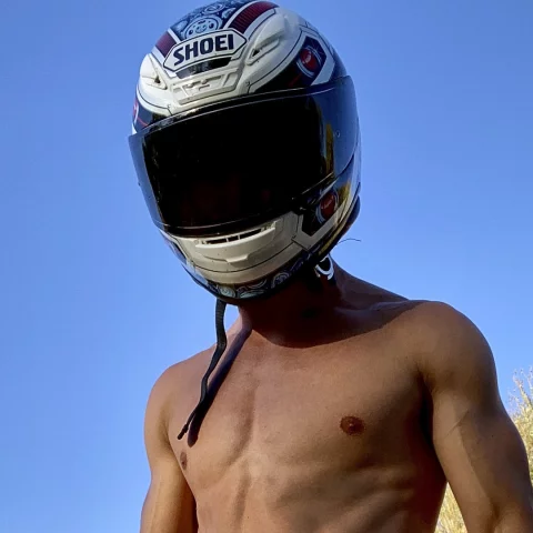 Photo of model @uncutmoto_free