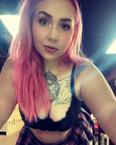 Photo of model @unfilteredsiren