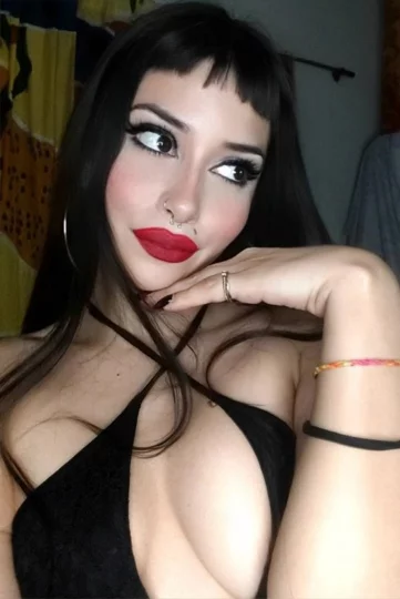 Photo of model @venusdelrey