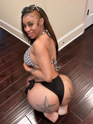 Photo of model @venusflyyytrappp
