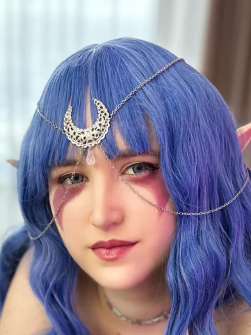 Photo of model @vikacosplay