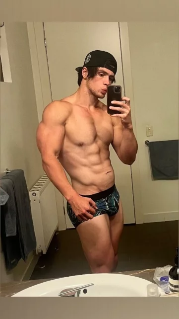 Photo of model @vinshaftdiesel