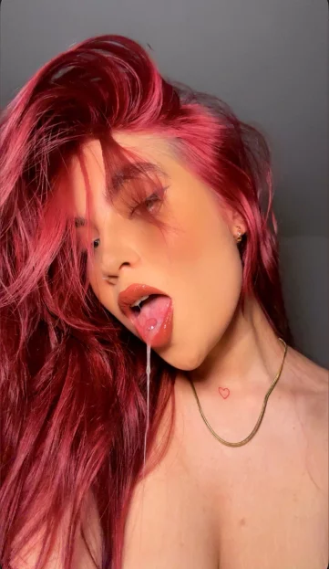 Photo of model @violetax1