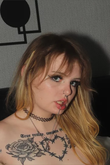 Photo of model @vixennpixiefree