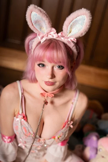 Photo of model @whobrokebunny