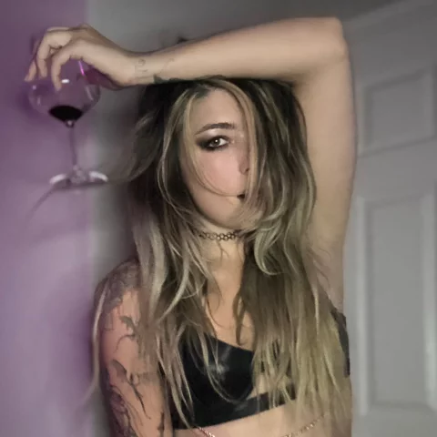 Photo of model @witchcraftbby