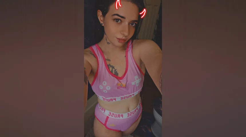 Photo of model @wlittlekitten666