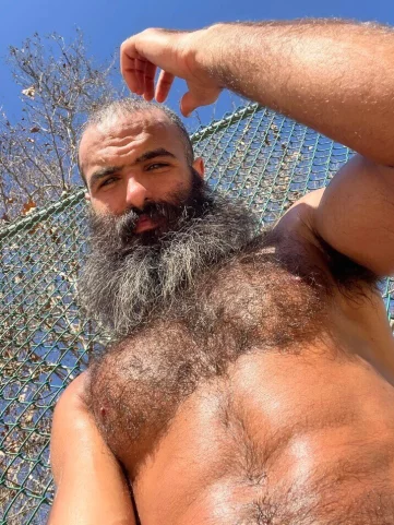 Photo of model @woof_wolf