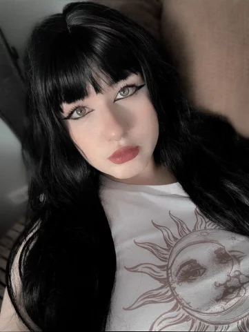 Photo of model @xkittenxgirlx