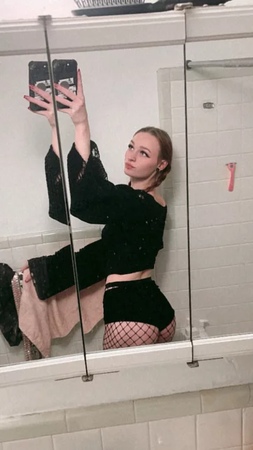 Photo of model @xoevieox
