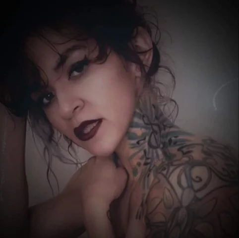 Photo of model @xoxtazmaniandevilxox