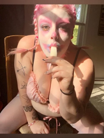 Photo of model @xxbubblegum_bratxx