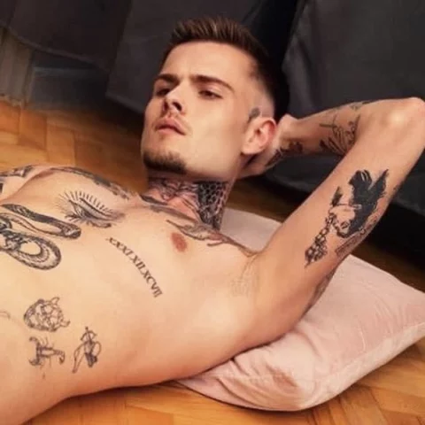 Photo of model @xxxgreyfans