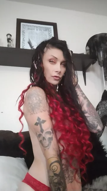 Photo of model @yanasincell666