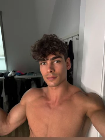 Photo of model @your_bruno