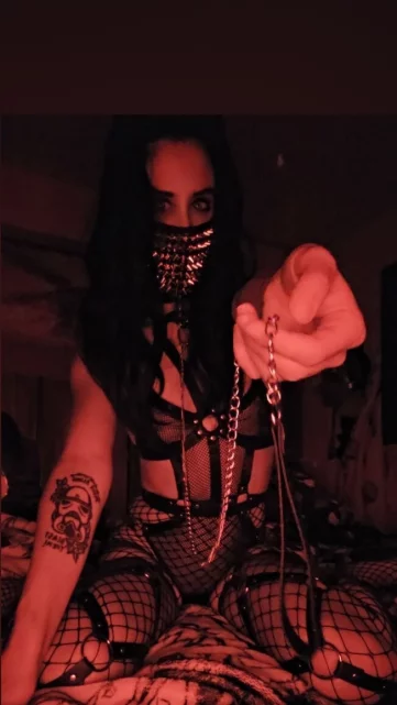 Photo of model @yourgothkitty