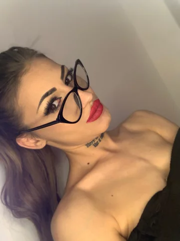 Photo of model @zarafoxxx
