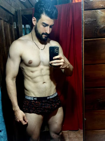 Photo of model @zeuslatino27