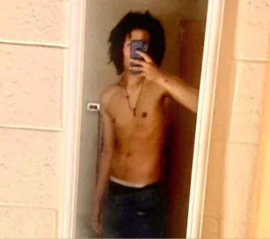 Photo of model @8inchesoflee