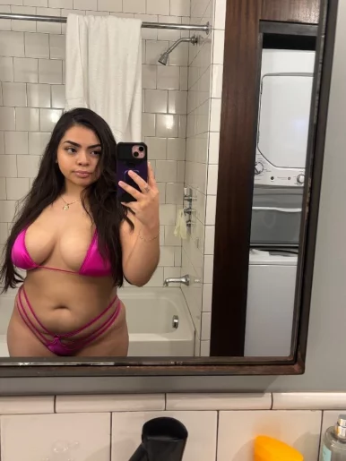 Photo of model @aaliyahsofunsize