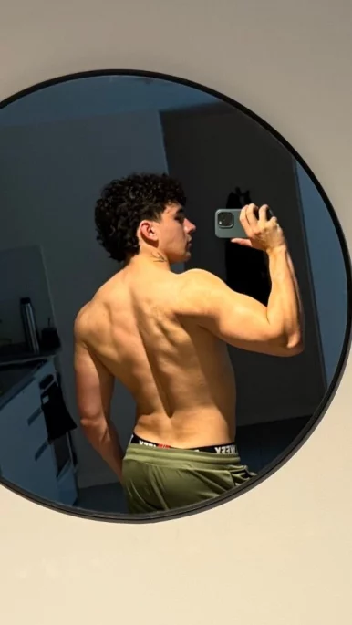 Photo of model @aaronobrien