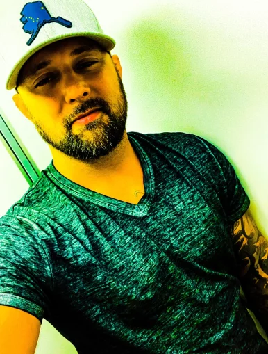 Photo of model @adamwhitefree