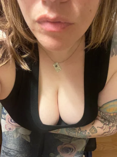 Photo of model @adelaide333